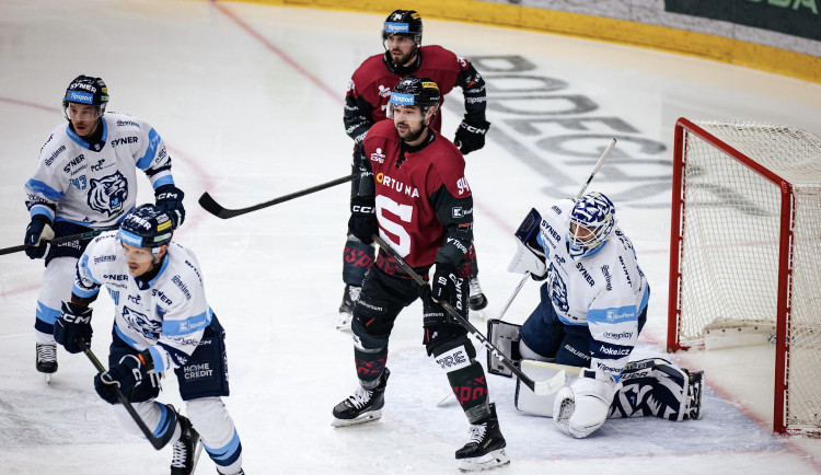 17317-web-251114-btl-hcs-1874