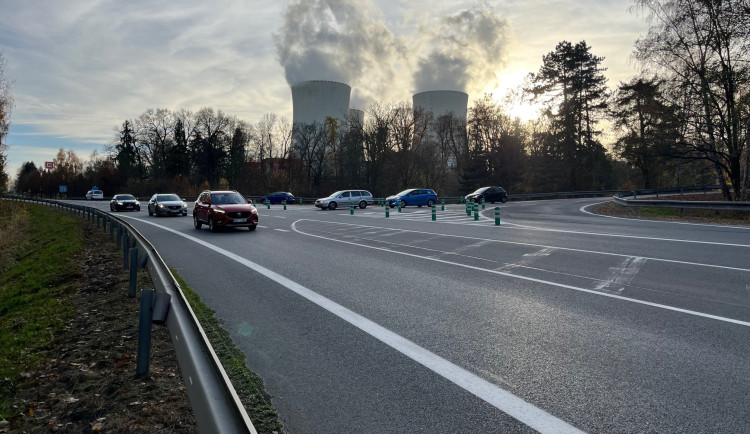 Riziková křižovatka u Temelína je minulostí. Energetici ji nechali upravit