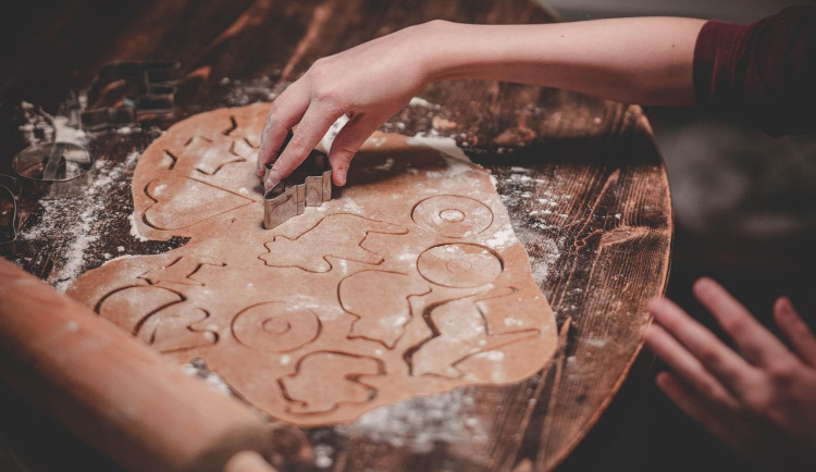 Přípravy na Vánoce? Zapojte do pečení i děti