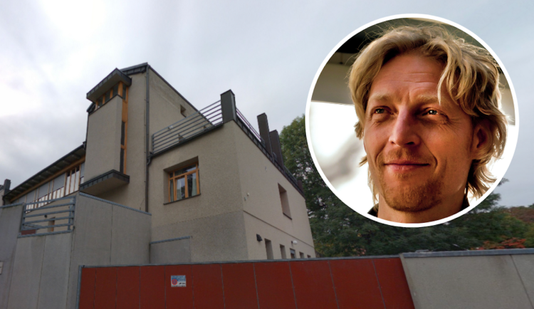 Dům, kde má gymnázium být, patří Janečkovi.