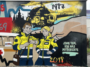 Stanici záchranářů ve Vršovicích zdobí nová malba. Víte, co obrázky symbolizují?