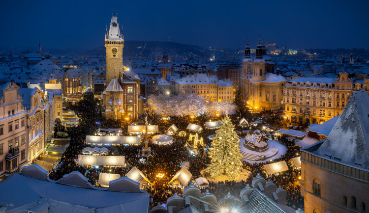 Budou letos bílé Vánoce? Jistotou jsou hory, v Praze je šance pod dvacet procent
