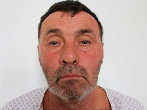 Neznáte ho? Tajemný pacient bohnické nemocnice nemluví, našli ho u popelnic