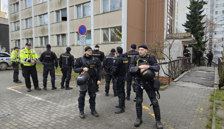 Konflikt v nechvalně známé ubytovně Neptun. Vážné zranění, útočník chtěl zmizet