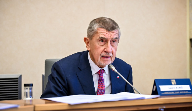 Vláda odmítla migrační pakt EU i ETS2, zlevní elektřina