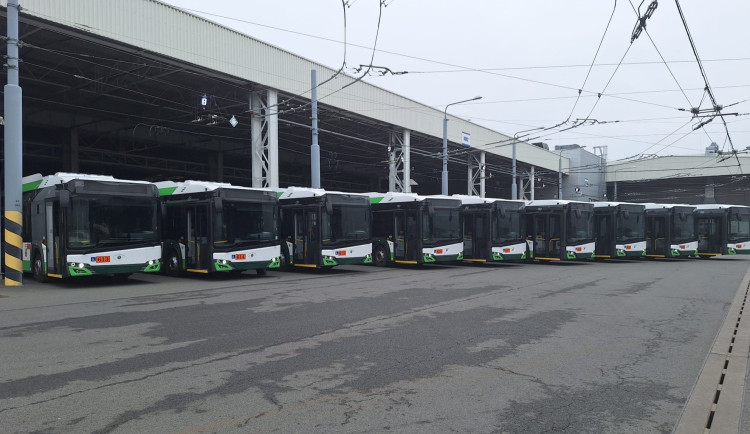 Do ulic vyjede devět nových bateriových trolejbusů. Fungovat začne i nová linka