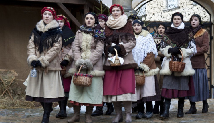 Tipy na víkend: Parádní kapely v Jihlavě, na živý betlém na nádvoří zámku v Telči