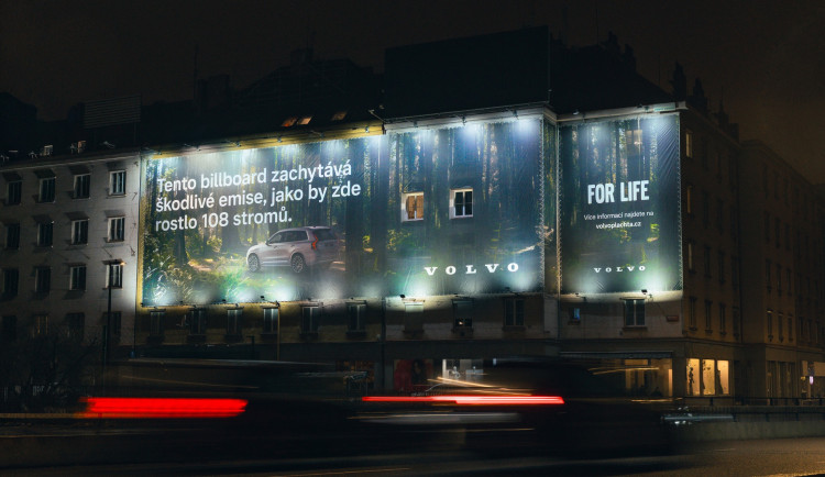 Billboard Volva měl čistit vzduch, byl ale v místě zákazu reklamy