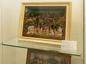 V zemědělském muzeu vystavují papírové betlémy, v jednom má Panna Marie tvář Kubišové