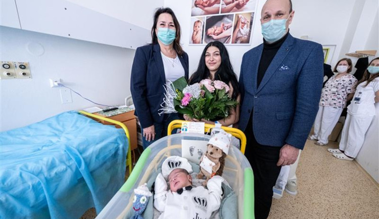 Prvního Jihlavana roku 2026 dnes navštívil primátor, nová náměstkyně a hejtman