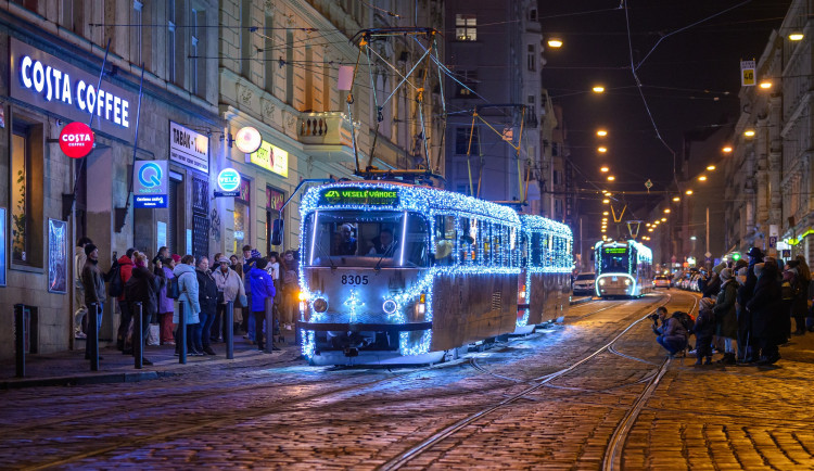 Ozdobené vozy se naposledy setkají na Kulaťáku.