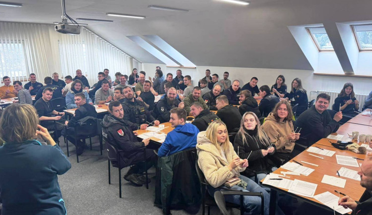 Pomoc kolegovi. 90 hasičů a policistů se zaregistrovalo mezi dárce kostní dřeně