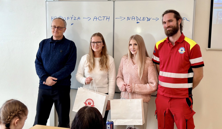 Studentky Eliška a Beáta zachránily chlapce, kterého v Novém Jičíně srazil autobus