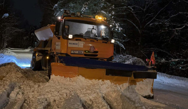 V Libereckém kraji se může tvořit ledovka, při pádu utrpělo zranění několik