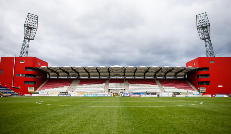Horácká aréna už stojí, jihlavské fanoušky teď zajímá dostavba fotbalového stadionu