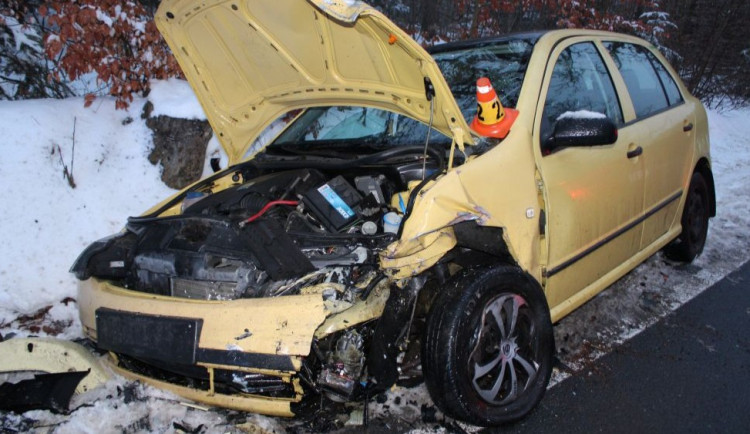 Nehody a úrazy na ledu, záchranáři měli v Olomouci a okolí čtrnáct zraněných. Výstraha platí dál
