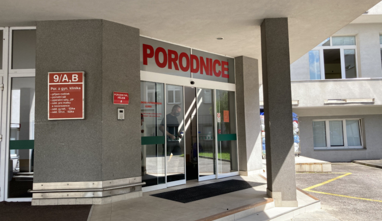 V hradecké nemocnici se loni narodilo 1863 dětí. Meziročně je to o 119 méně