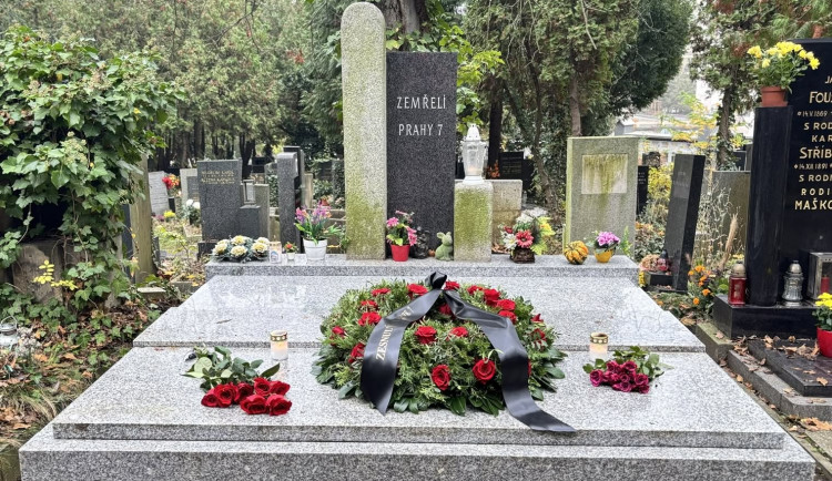 V Praze minulý rok vypravili 315 pohřbů lidem bez rodin