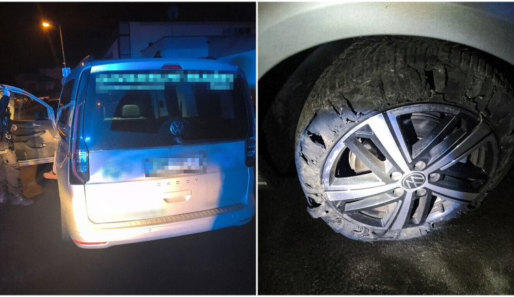 Jízda řidiče s totálně zničenými pneumatikami udivila i strážníky. A to nebylo vše