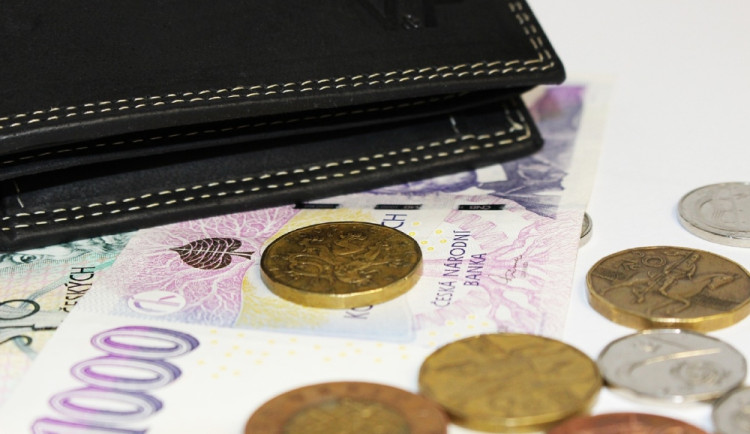 Vláda a odbory uzavřely dohodu o růstu platů ve veřejném sektoru