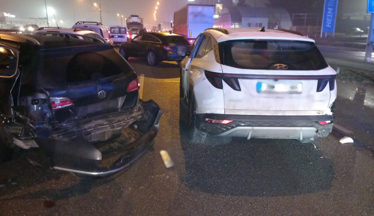 Namrzající mrholení ochromilo dopravu na jižní Moravě, záchranáři vyhlásili traumaplán