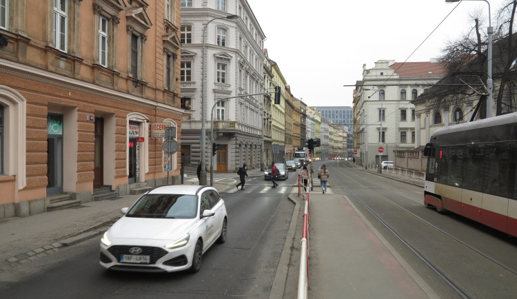 Plzeňskou opět čeká úplná uzavírka, vedení Prahy 5 chce jiné řešení