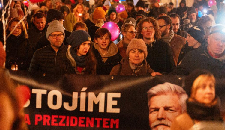 Milion chvilek svolal na neděli demonstraci na podporu prezidenta Pavla
