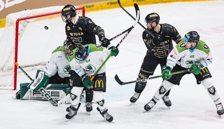 Hokejisté Sparty vzdali hold i podruhé vítězně