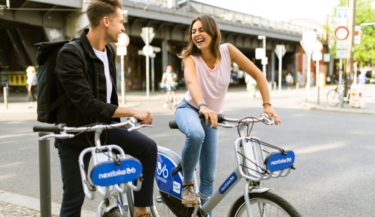 Sdílená kola budou v Liberci k půjčení i letos. Město hledá provozovatele služby