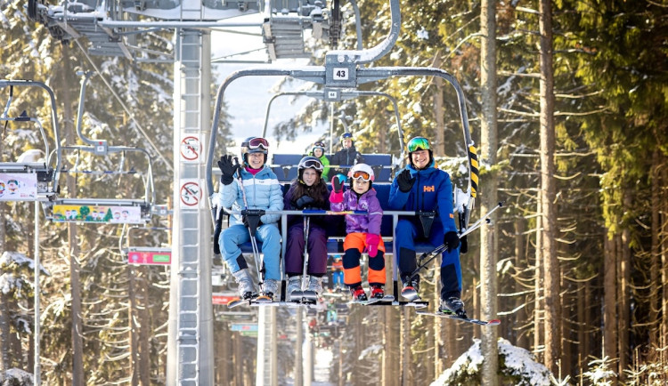 Jarní prázdniny na Lipně lákají rodiny i fanoušky zimních sportů