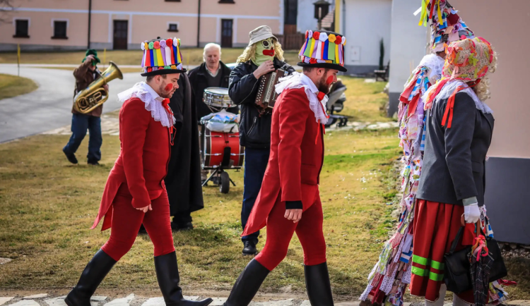 Kulturní tipy: Masopust, zabijačka i olympijský festival, o víkendu se nudit nebudete