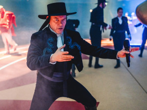 Nová Spirála představila inscenaci Tauše a Holého Human Zoo – Gospelová anarchie