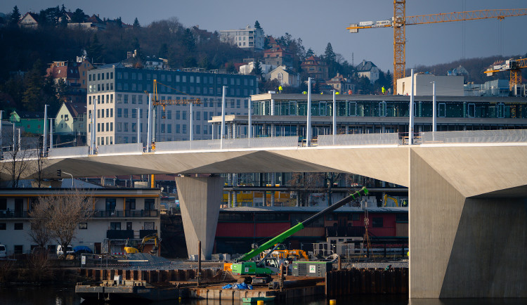 Pražané chtějí Dvorecký most. V anketě pro název hlasovala většina lidí