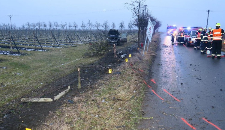 Auto zapíchl do vinohradu a ulehl ke krajnici. Řidič nadýchal přes čtyři promile