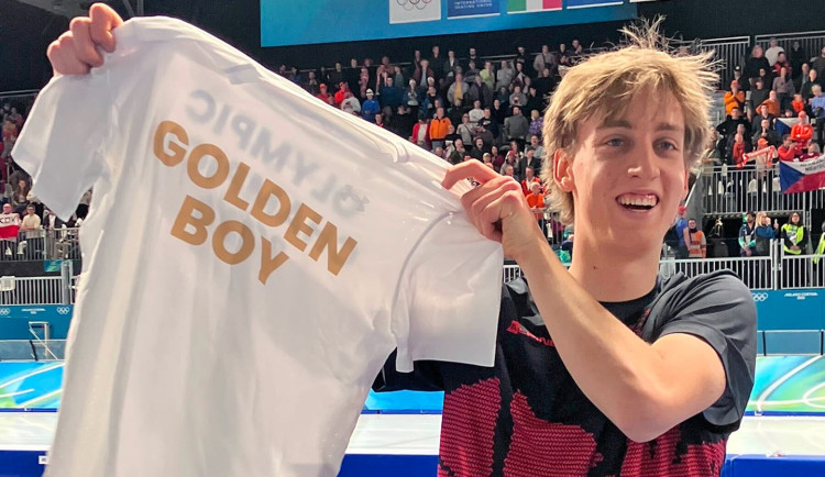 Olympijské zlato pro Jílka. Devatenáctiletý rychlobruslař z Prahy vyhrál závod na 10 km