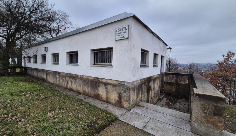 Budova určená k rekonstrukci na pražském Vítkově.