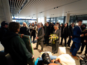 VIDEO: Prezident ve virtuální realitě. Díky speciálním brýlím se prošel Vltavskou filharmonií