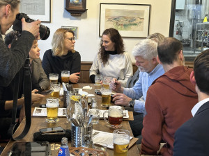 Neplánovaná odbočka i pozvánka na pivo. Šli jsme na vycházku s prezidentem