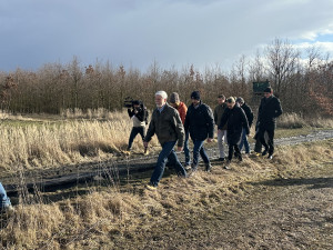 Neplánovaná odbočka i pozvánka na pivo. Šli jsme na vycházku s prezidentem