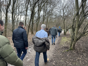 Neplánovaná odbočka i pozvánka na pivo. Šli jsme na vycházku s prezidentem