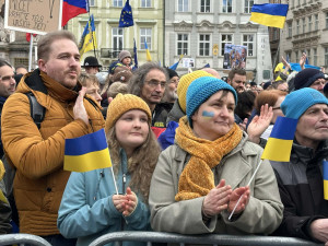 Staroměstské náměstí stojí za Ukrajinou. Shromáždění zahájil prezident Pavel