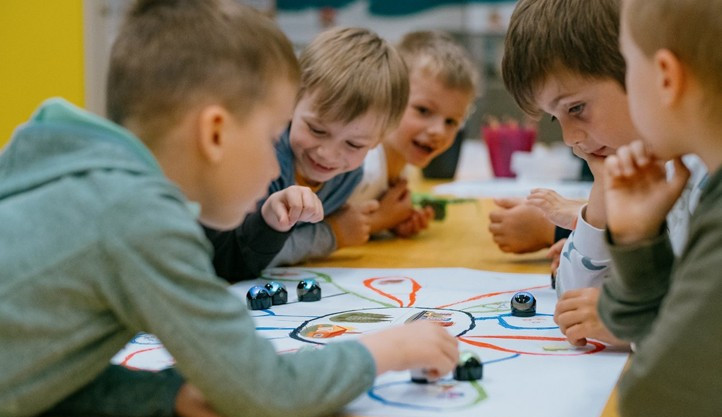 Worskhopy, tábory i semináře pro učitele. Centrum robotiky v Plzni funguje deset let