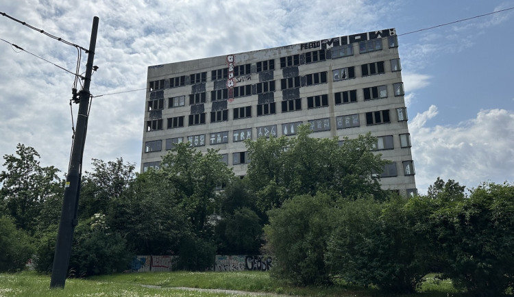 Radní znovu vyloučili dvě firmy z tendru na dostavbu Nové Palmovky, zbývá jen jedna