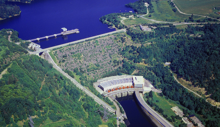 Smutná zpráva z Dalešic: Policisté našli tělo svého kolegy dvacet metrů pod hladinou