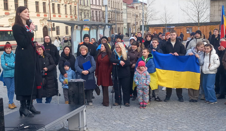 ON-LINE: „Stojíme za Ukrajinou“. Jihlava si právě připomíná začátek války v roce 2022