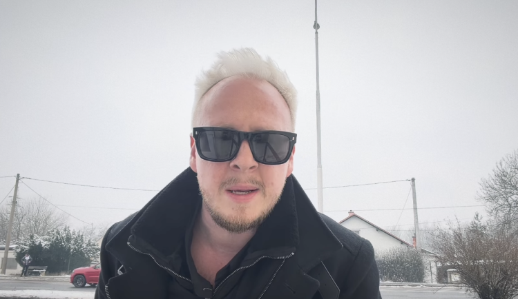 Vážná slova nebo ironie? Herec Kozub kritizoval angažované umělce