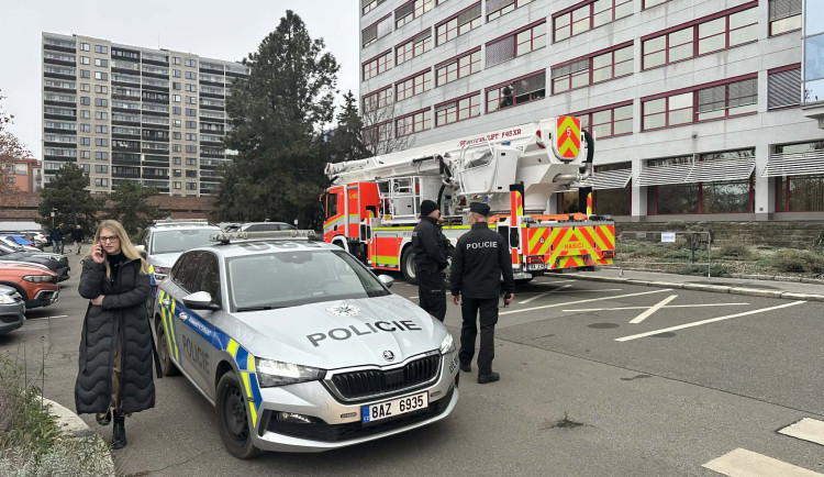 Podezřelý balíček na Ministerstvu životního prostředí. Na místě zasahují policisté