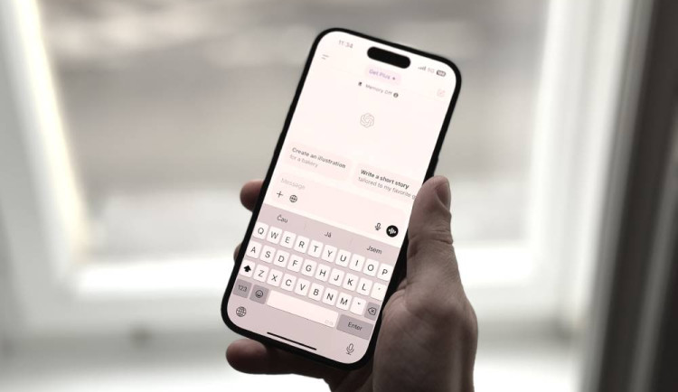 Kontroverzní pakt s armádou vyvolal hromadný únik uživatelů od ChatGPT