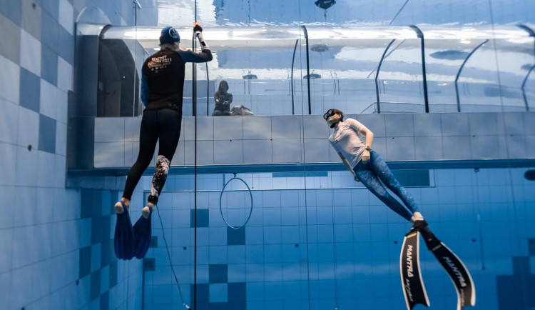 Dvůr Králové schválil smlouvu na centrum hloubkového potápění i krytý bazén