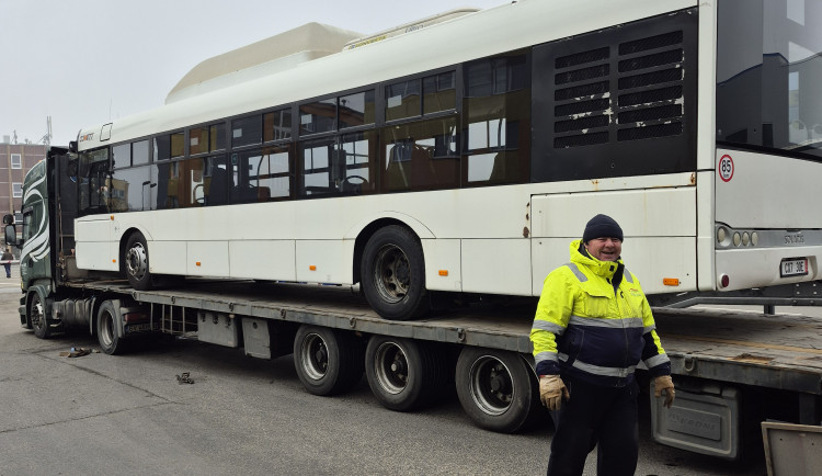 V Táboře dosloužil, v Moldavsku pomůže. Autobus z jihu Čech bude vozit děti v Călărași